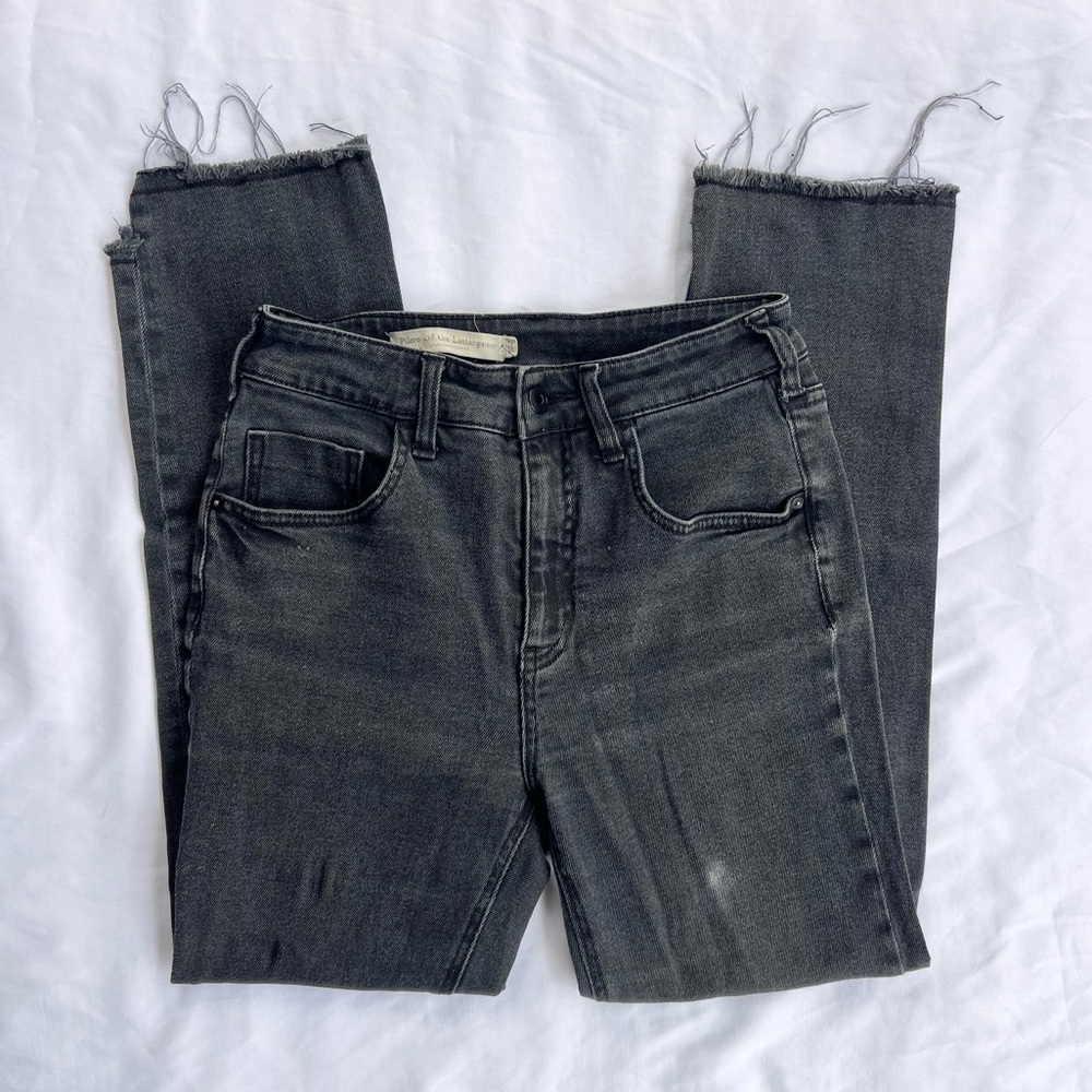 ANTHROPOLOGIE Pilcro & Letterpress Relaxed Straight Jeans Black Wash Frayed Hem